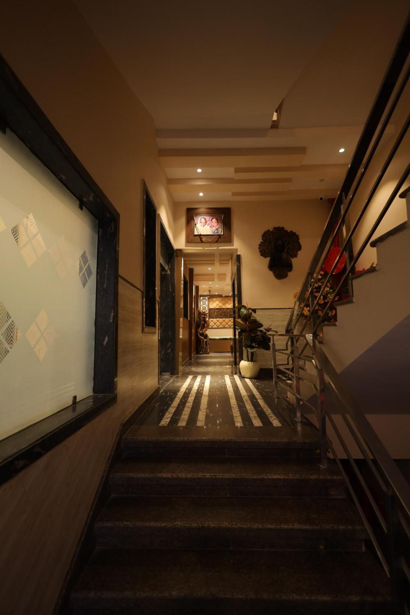 Hotel Bhagyaraj Palace A Luxury Hotel Keshavpuram Kanpur Exterior photo