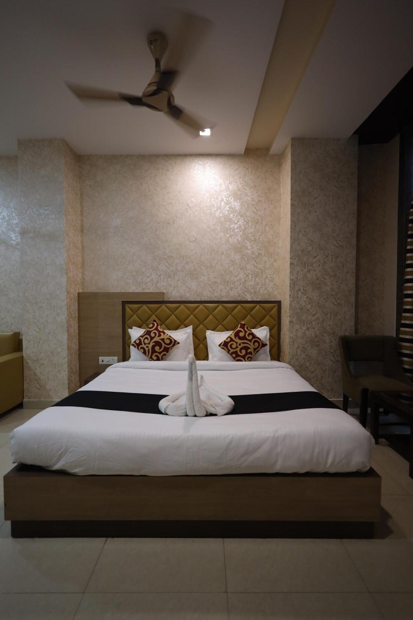 Hotel Bhagyaraj Palace A Luxury Hotel Keshavpuram Kanpur Exterior photo