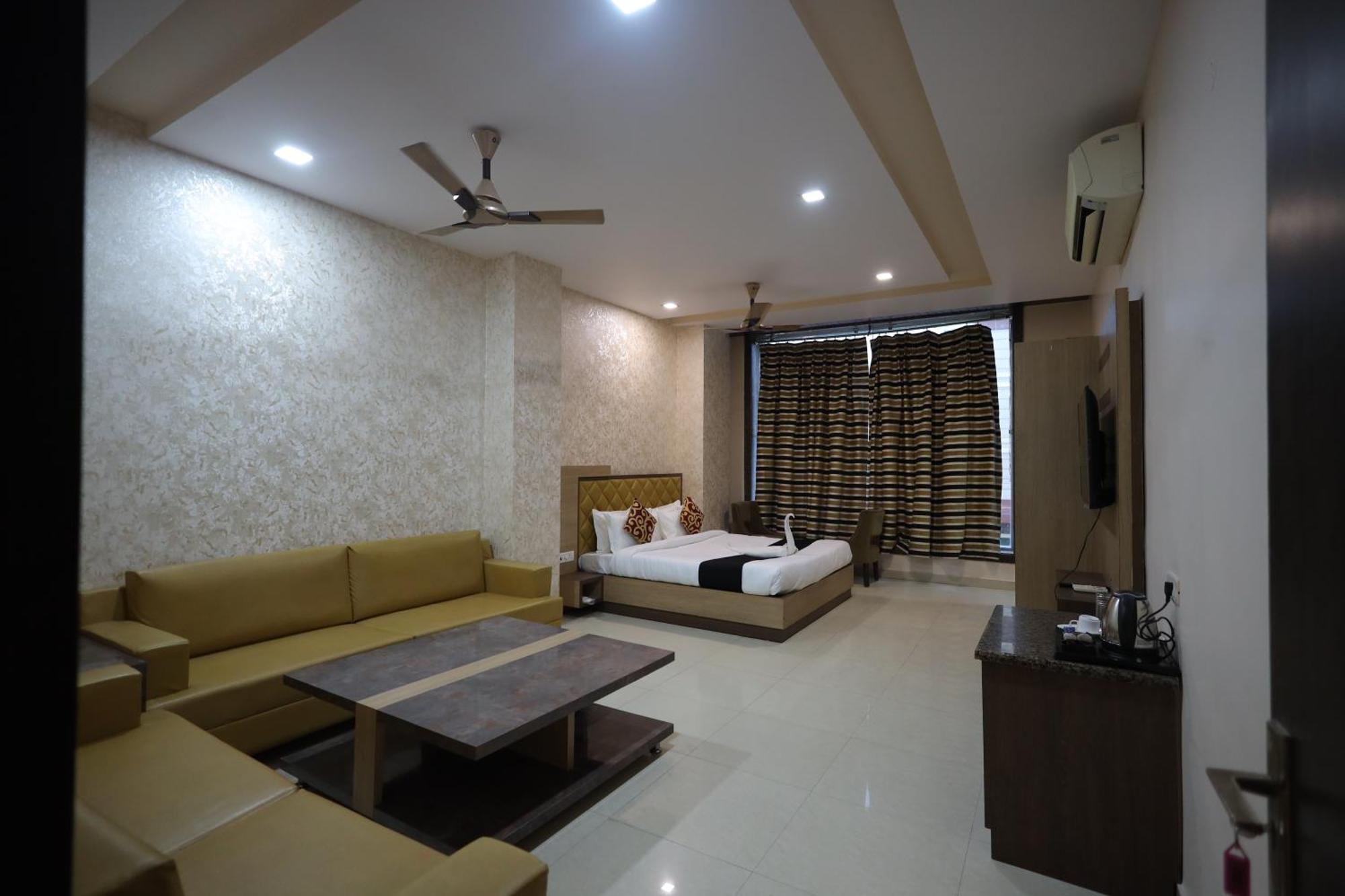 Hotel Bhagyaraj Palace A Luxury Hotel Keshavpuram Kanpur Exterior photo