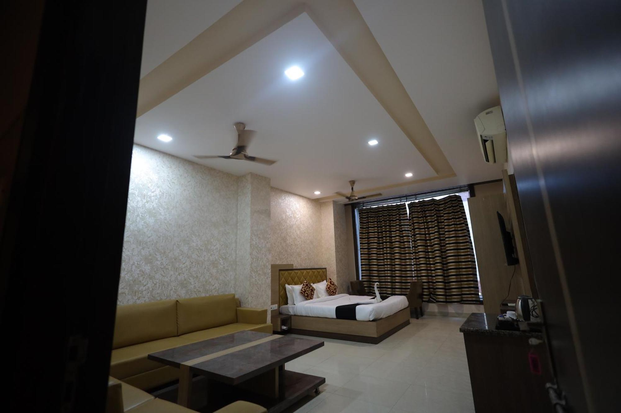 Hotel Bhagyaraj Palace A Luxury Hotel Keshavpuram Kanpur Exterior photo