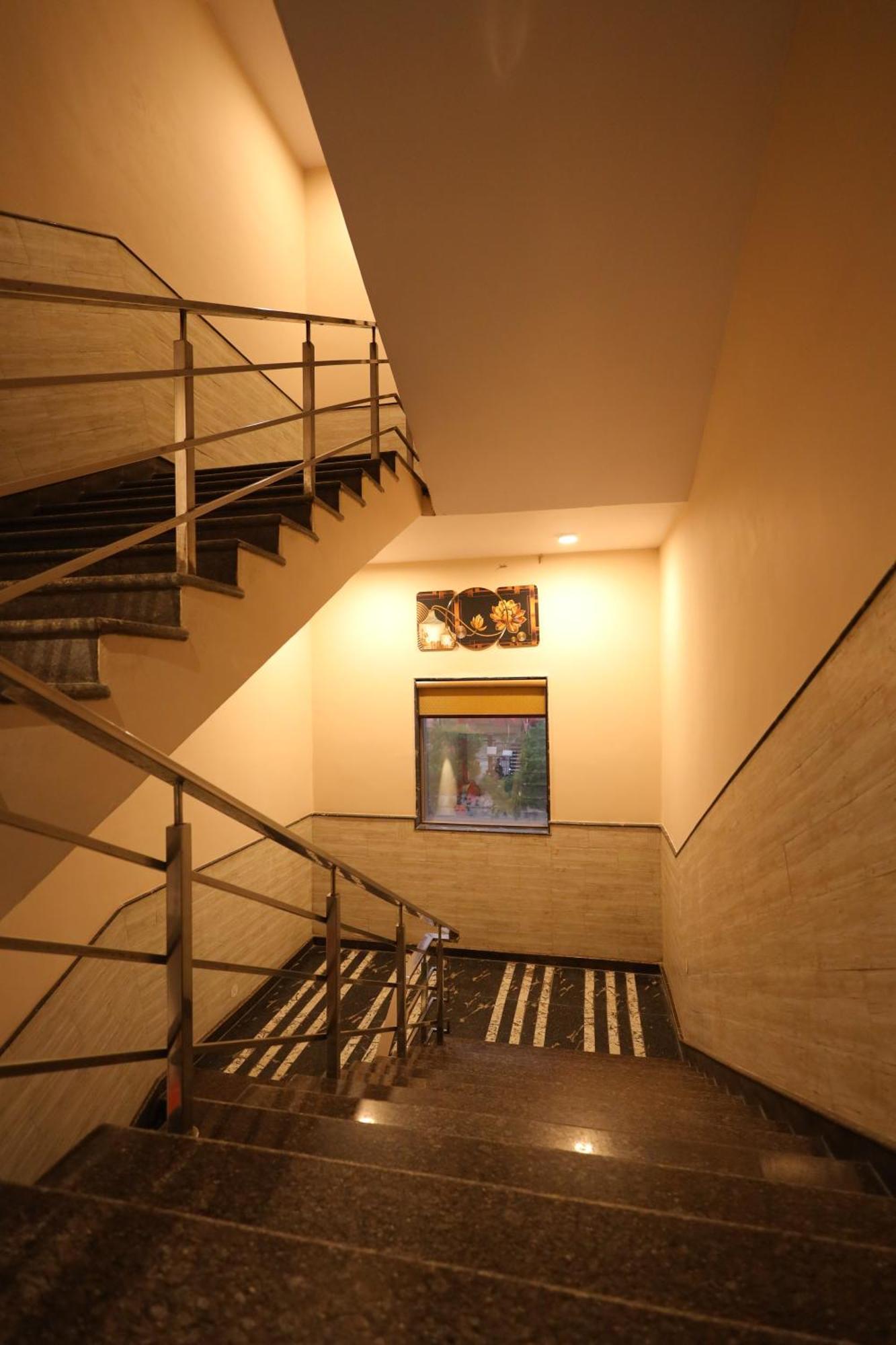 Hotel Bhagyaraj Palace A Luxury Hotel Keshavpuram Kanpur Exterior photo