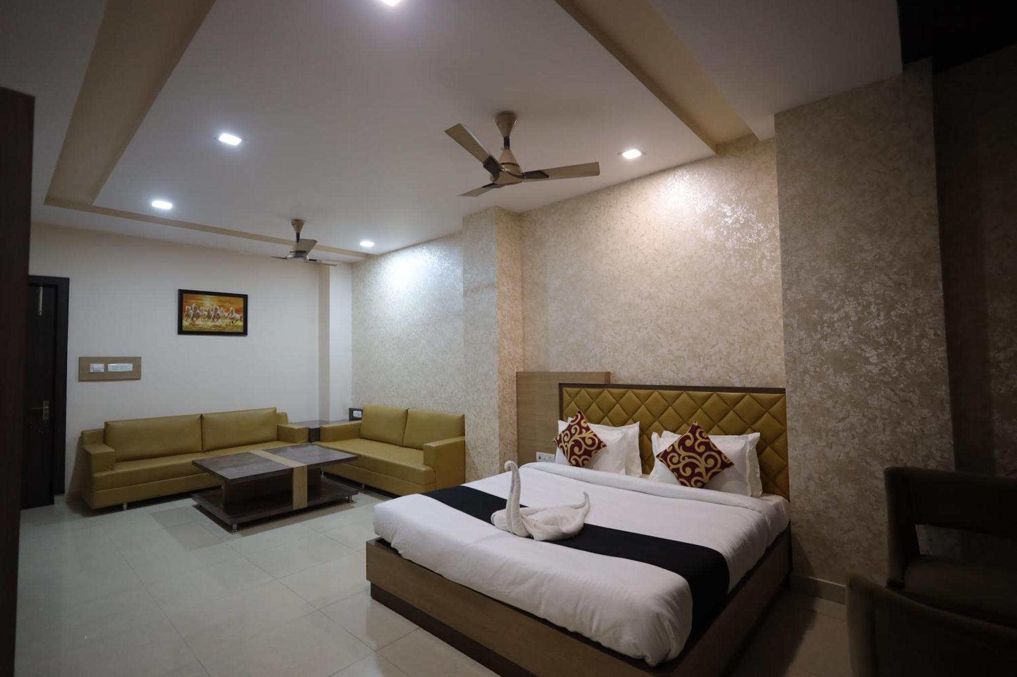 Hotel Bhagyaraj Palace A Luxury Hotel Keshavpuram Kanpur Exterior photo